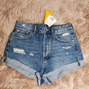 H&M distressed jean shorts